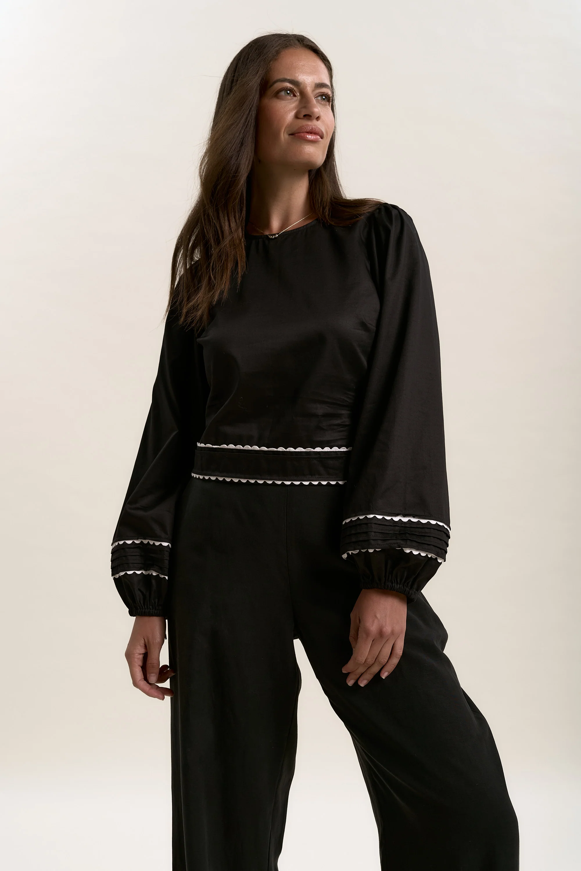 Birdie Scallop Detail Top