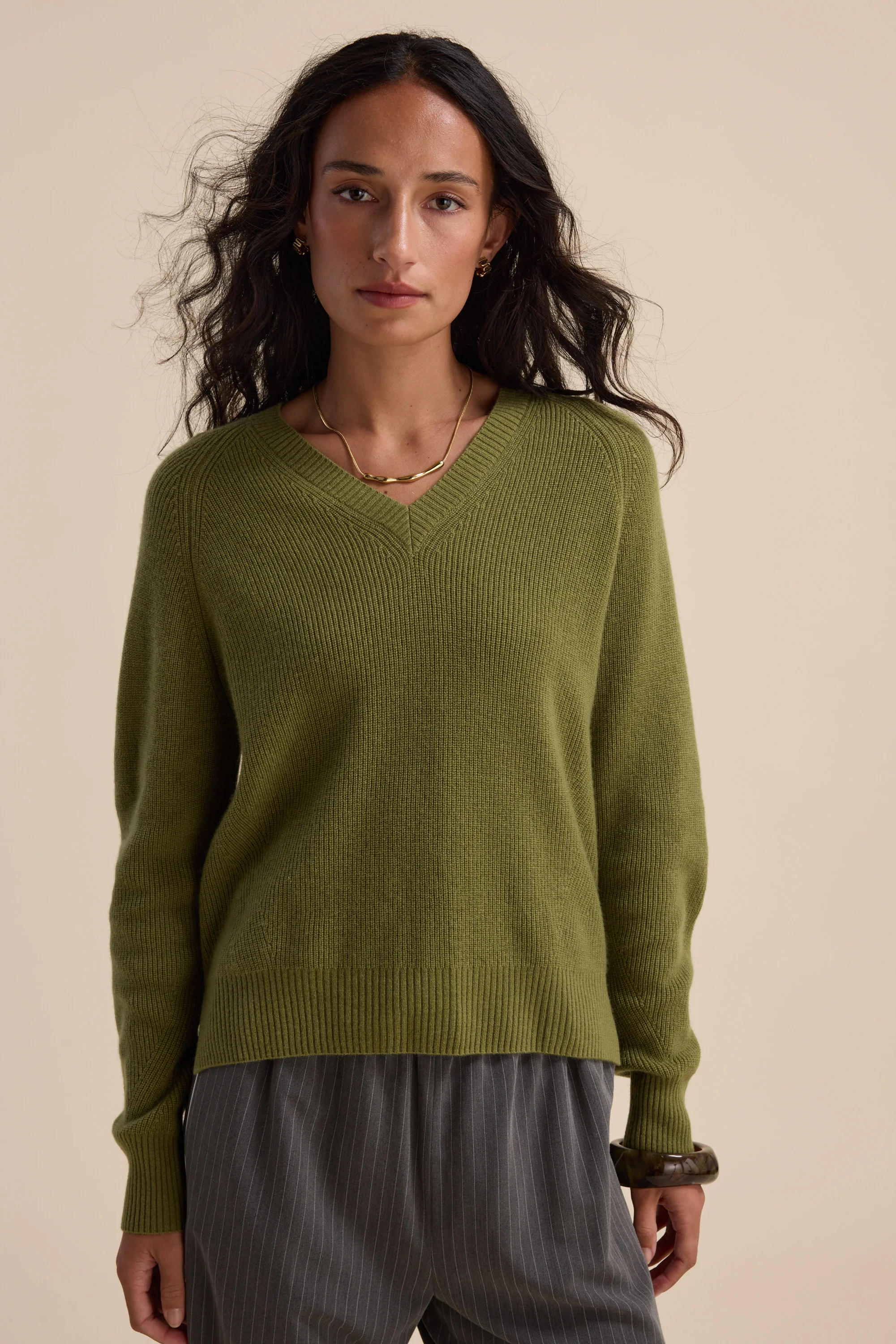 Elementary Cashmere Blend V Neck Sweater - Image 4