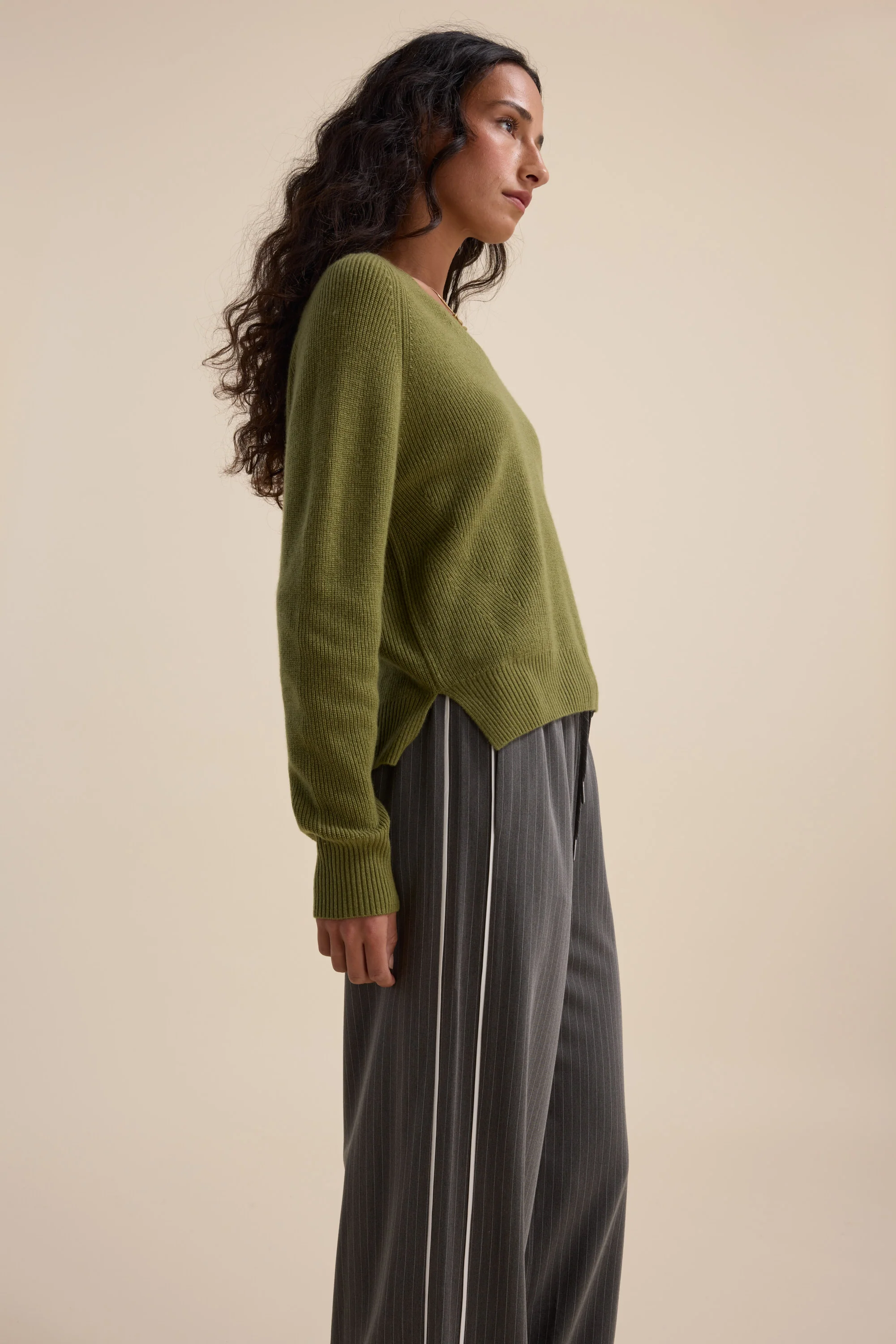 Elementary Cashmere Blend V Neck Sweater - Image 5