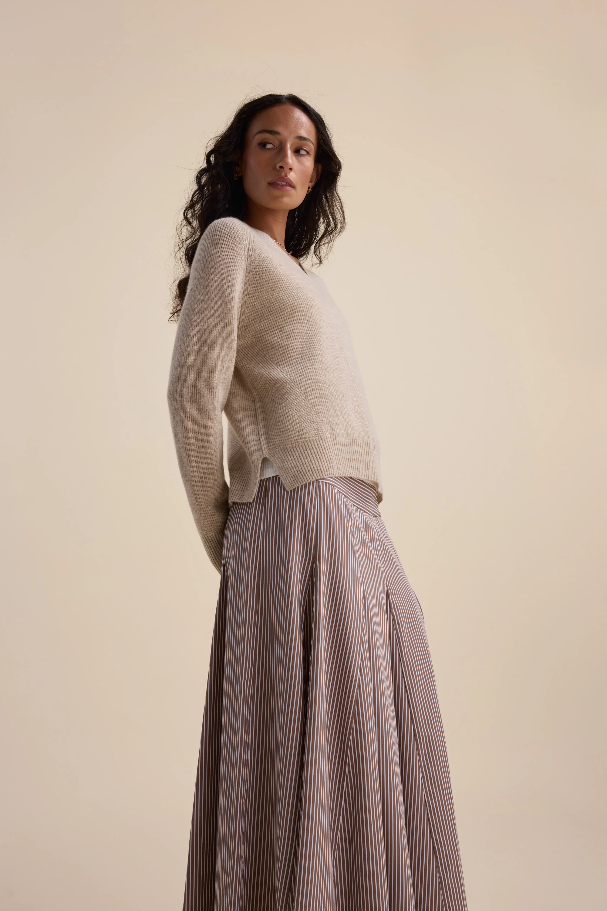 Elementary Cashmere Blend V Neck Sweater - Image 4