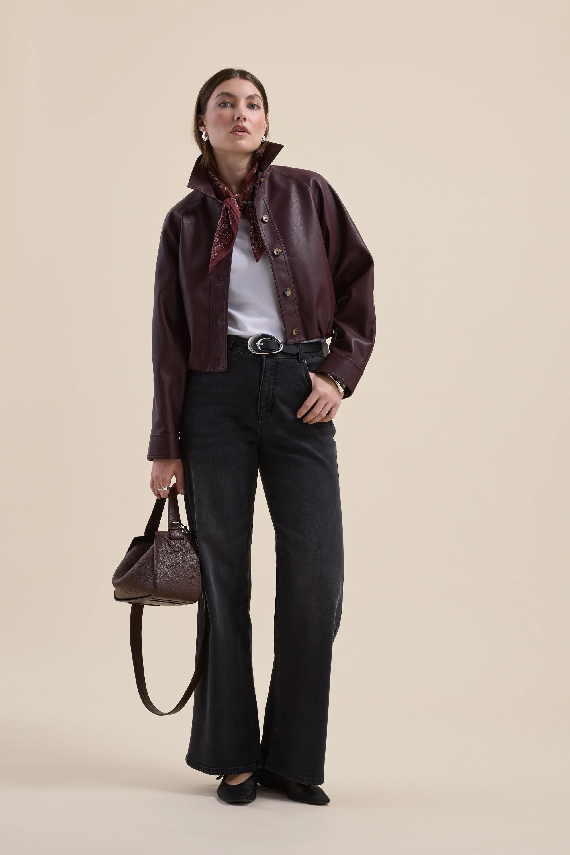 The Mid Rise Wide Leg Jeans - Image 4