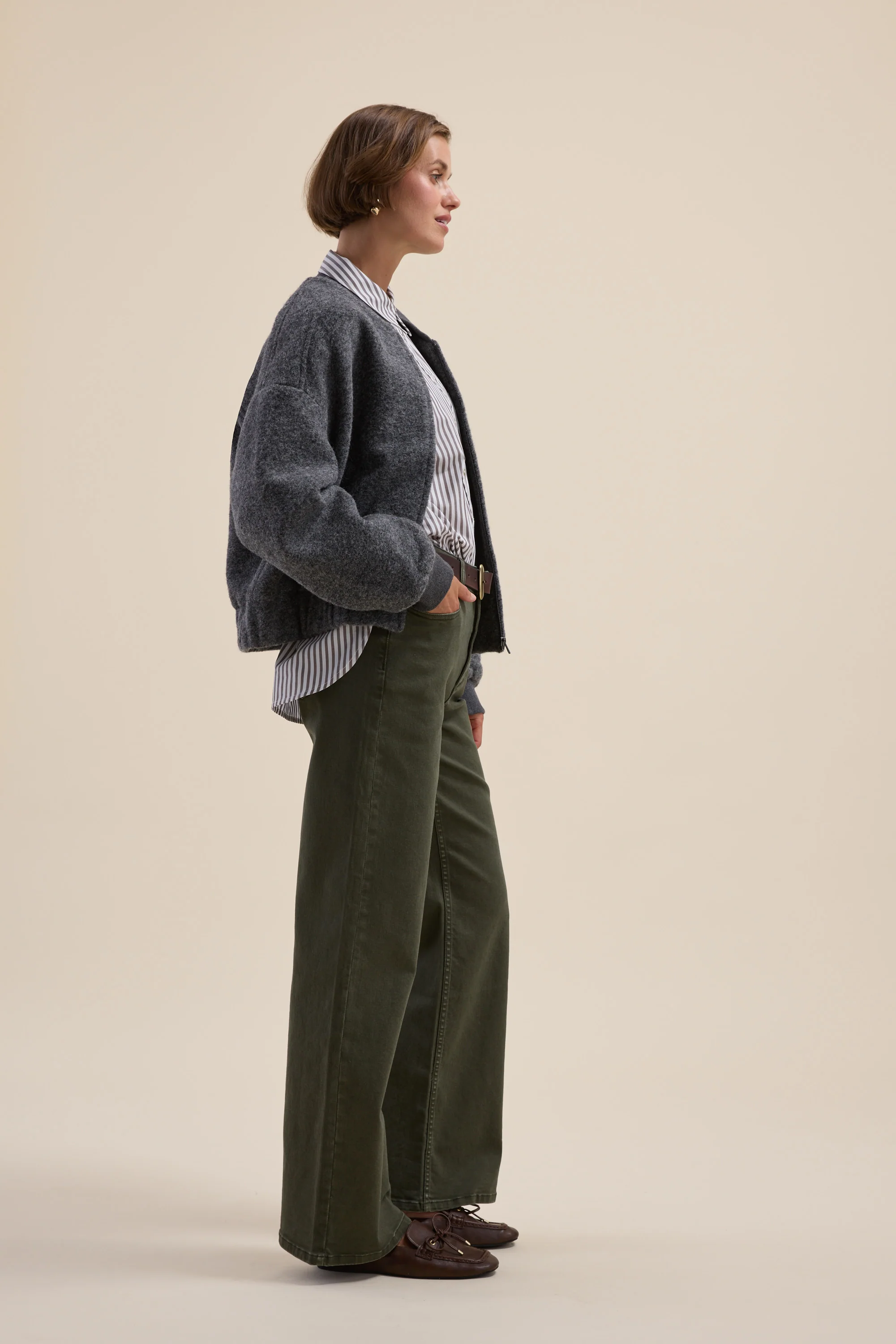 The Mid Rise Wide Leg Jeans - Image 4