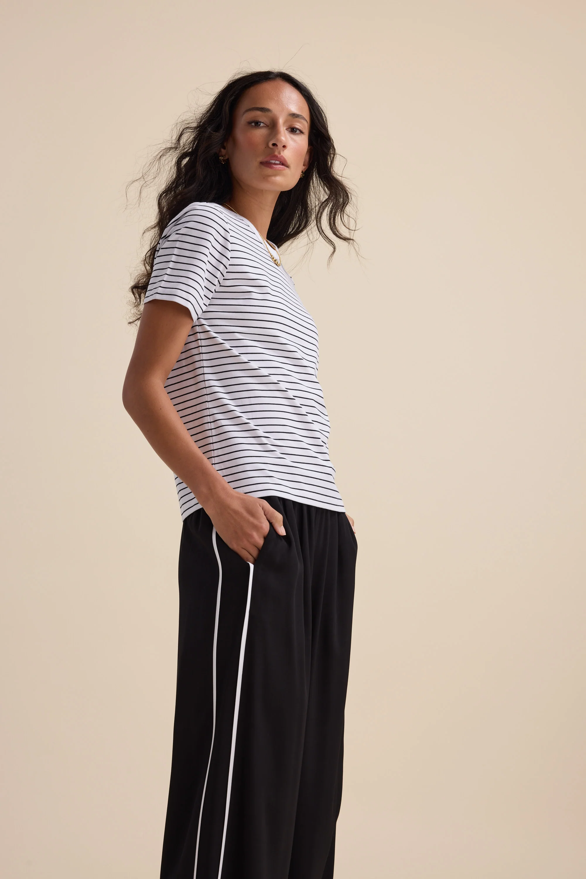 The Perfect Short Sleeve Crew Neck Tee - Image 4