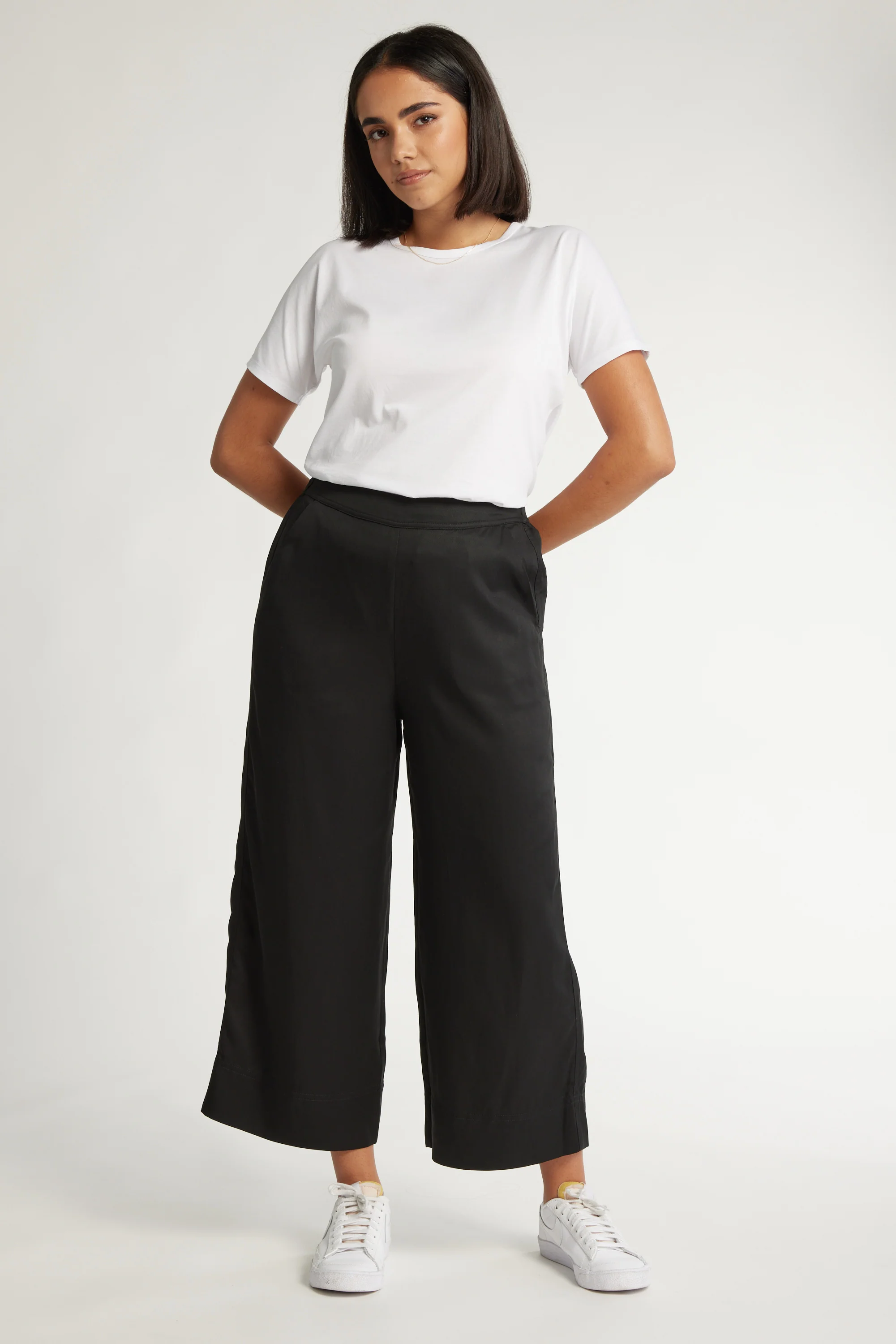 The Wide Leg Crop Pants - Image 3