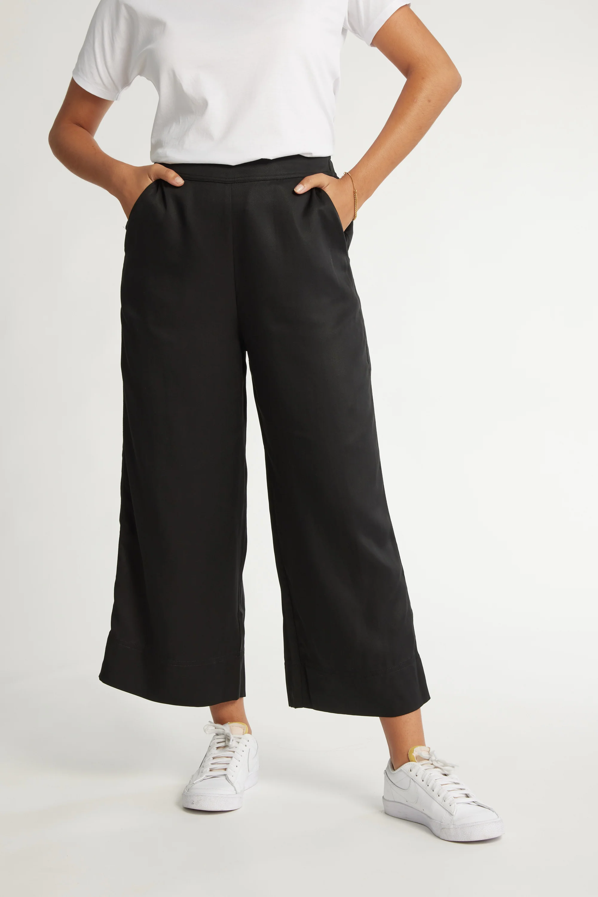 The Wide Leg Crop Pants - Image 4